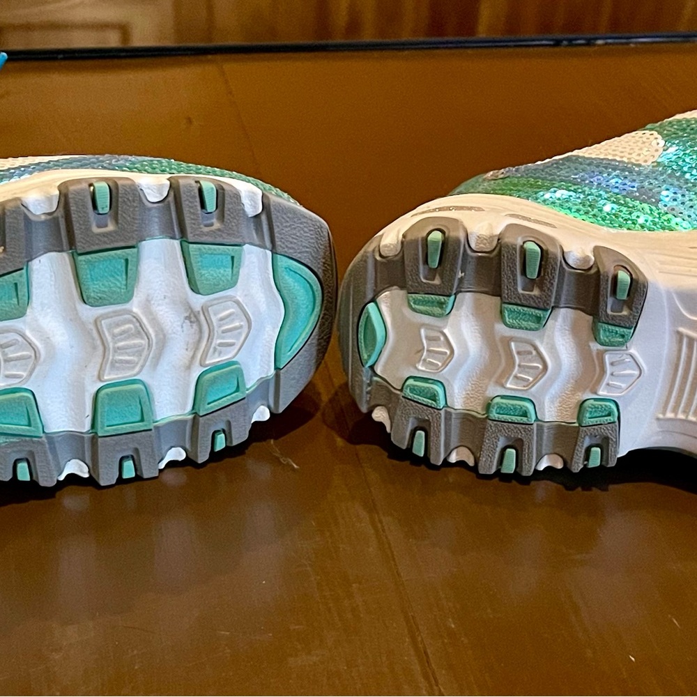 Skechers Womens D'Lites - size 6, wore once. NO box - Picture 4 of 6